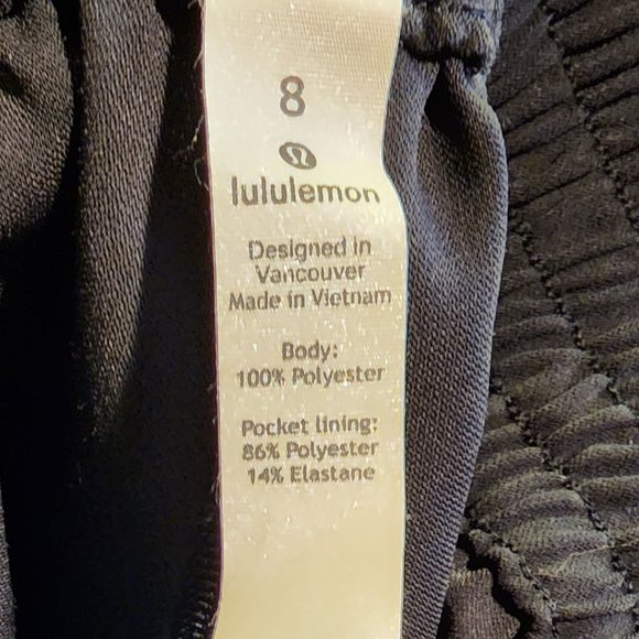 LULULEMON Wide Leg Crossover front cropped trousers. Size 8 - Picture 5 of 5